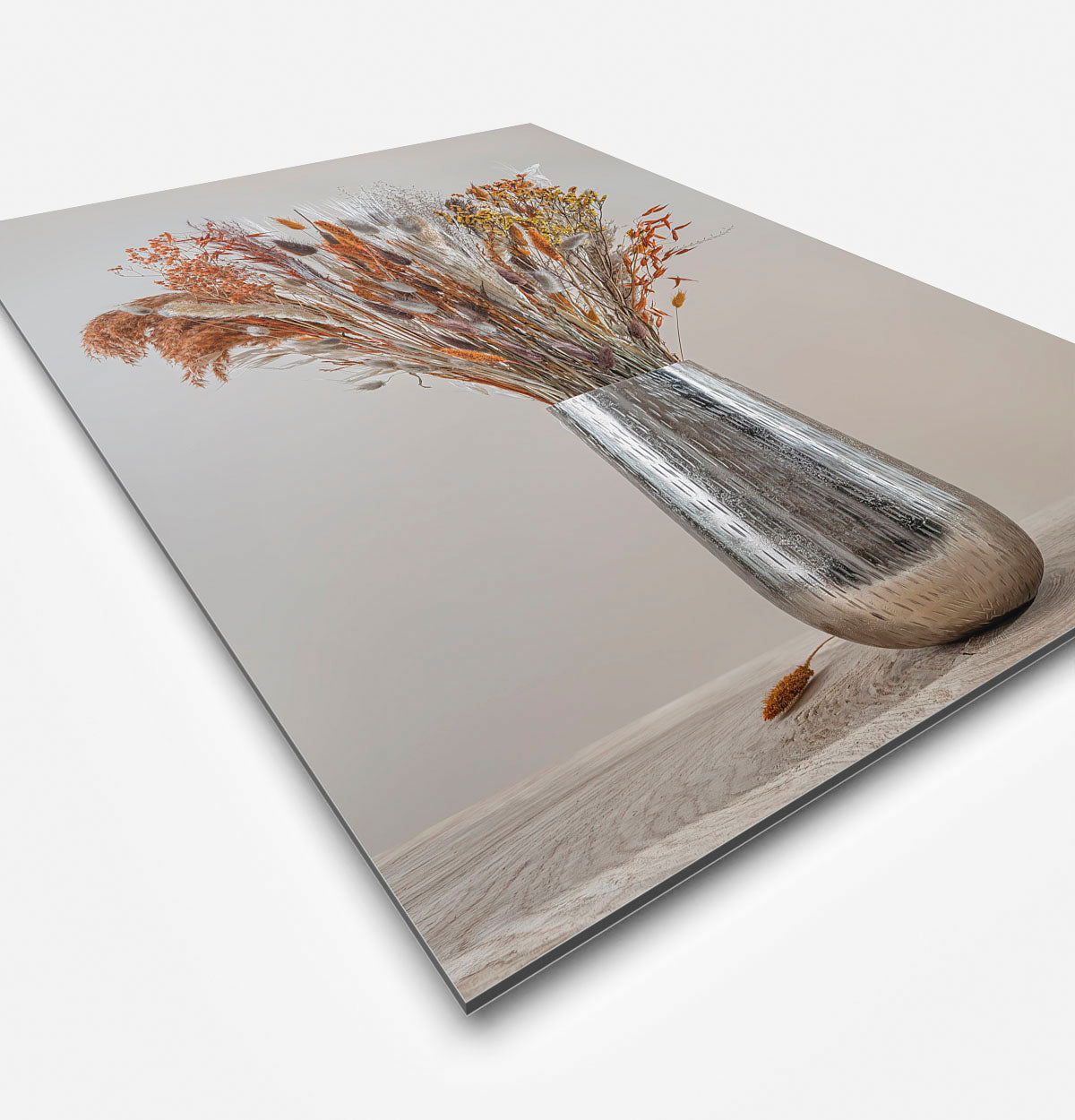 Wanddecoratie met droogbloemen met koper kleur