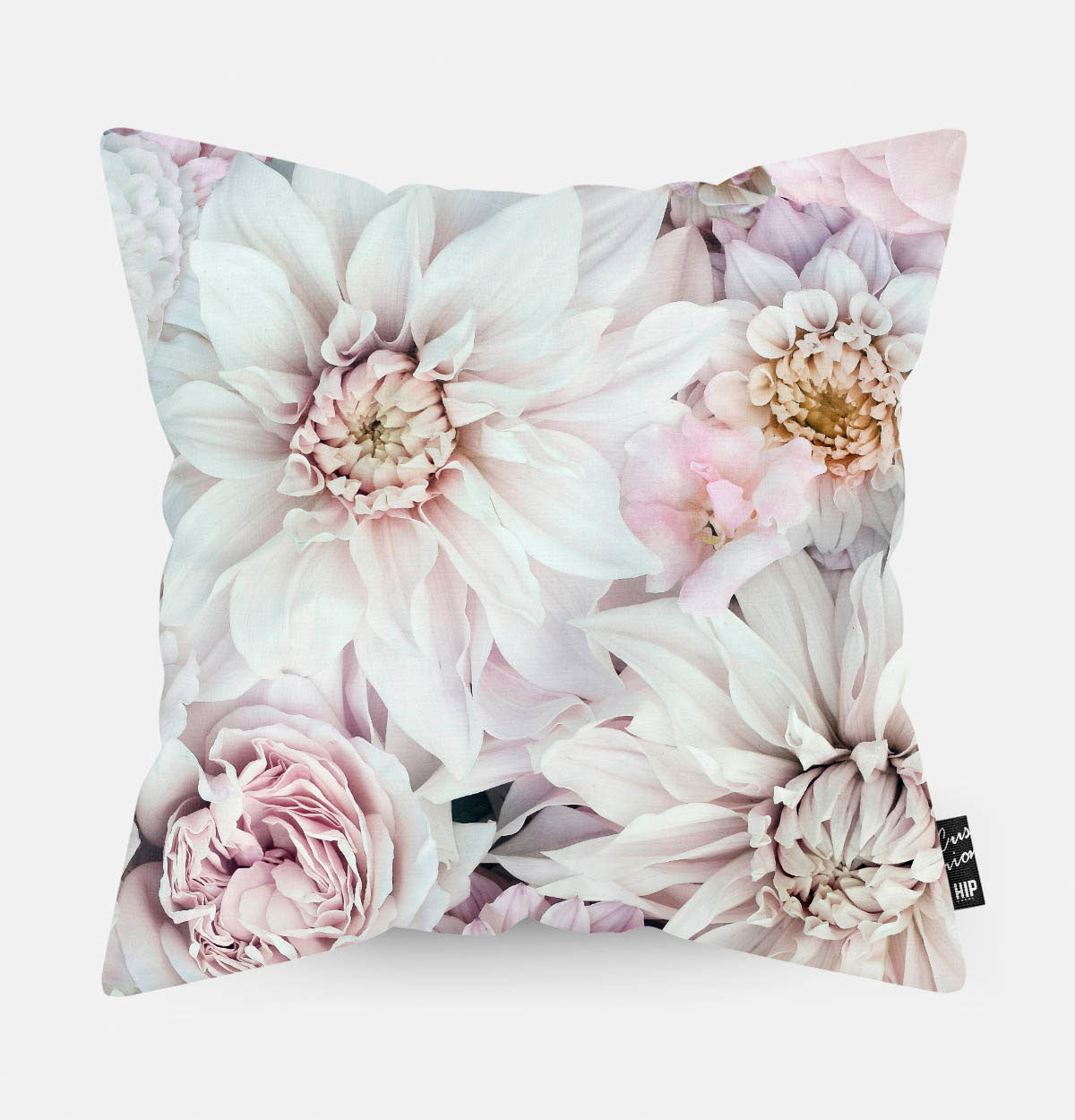 Kussen met Dahlias bloemen erop afgebeeld.
