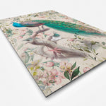 Zijkant van een schilderij met een pauw erop