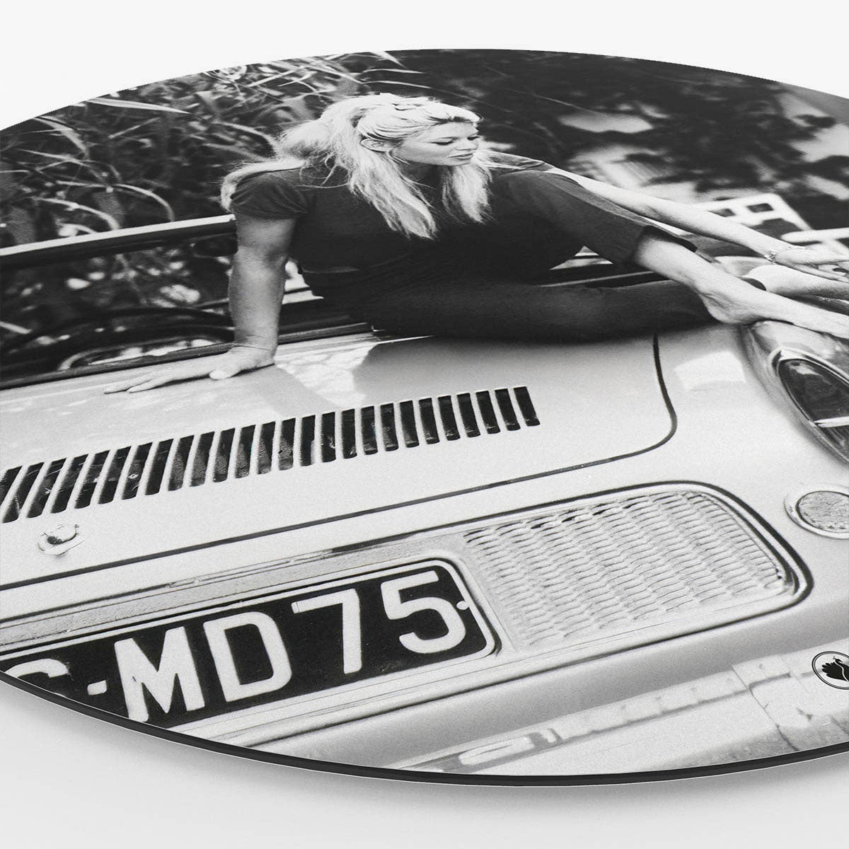 Wanddecoratie met iconisch portret van Brigitte Bardot in St Tropez.