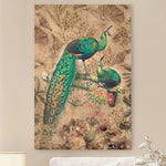 Schilderij met groene pauwen en een beige achtergrond