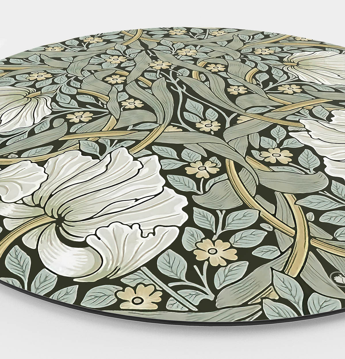 Zijkant muurcirkel met een groen patroon met witte bloemen