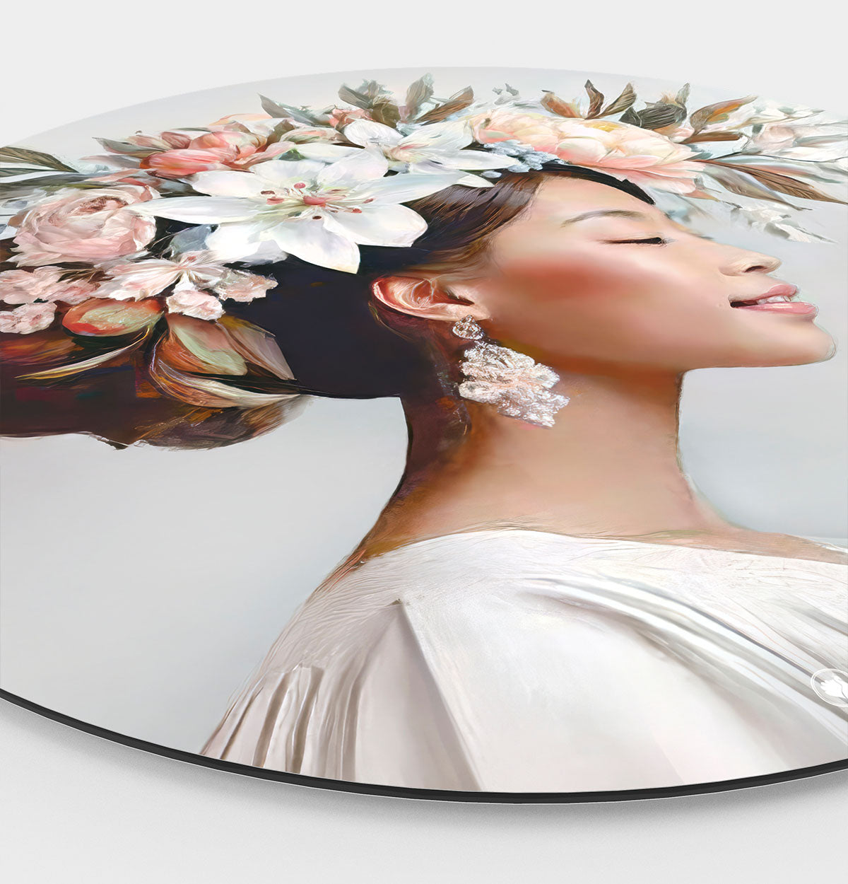HIPORGNL_Woman_Adorned_by_Botanical_Beauty_Side