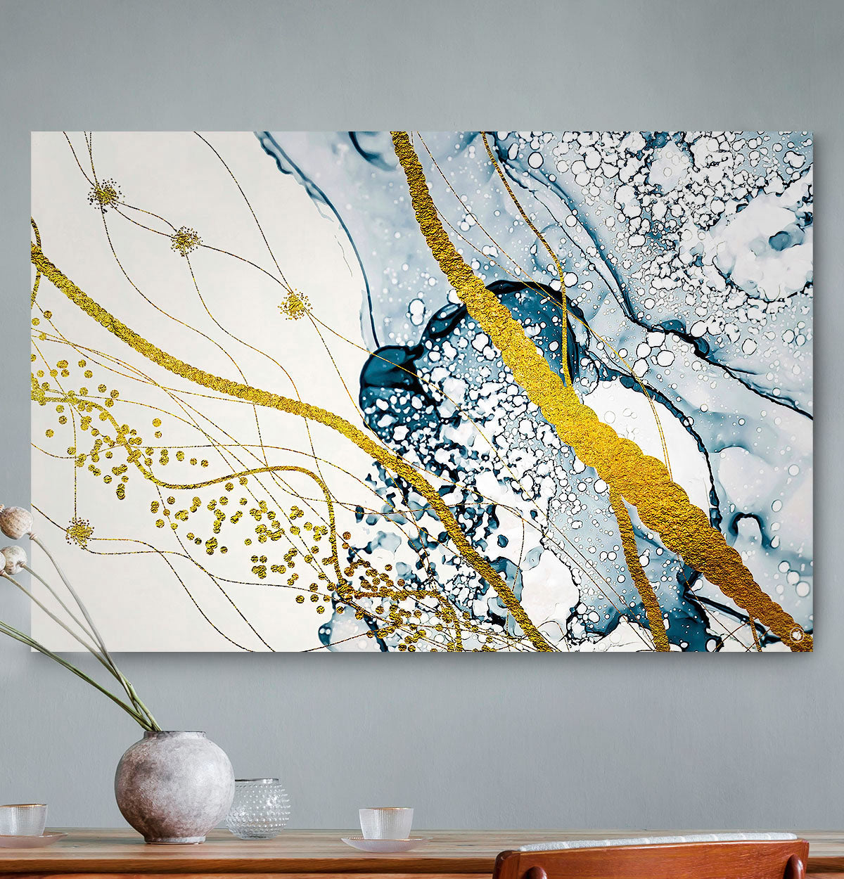 Vierkante wanddecoratie met lucht van Aurum erop.