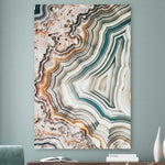 Vierkante wanddecoratie met Line Geode erop.