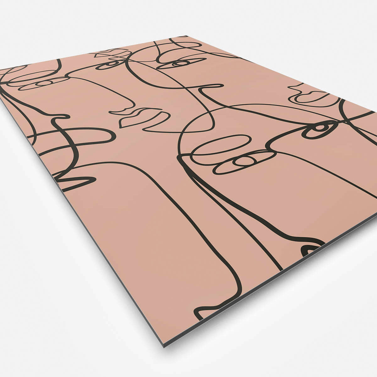 Vierkante wanddecoratie met meerdere gezichten in moderne kunst erop.