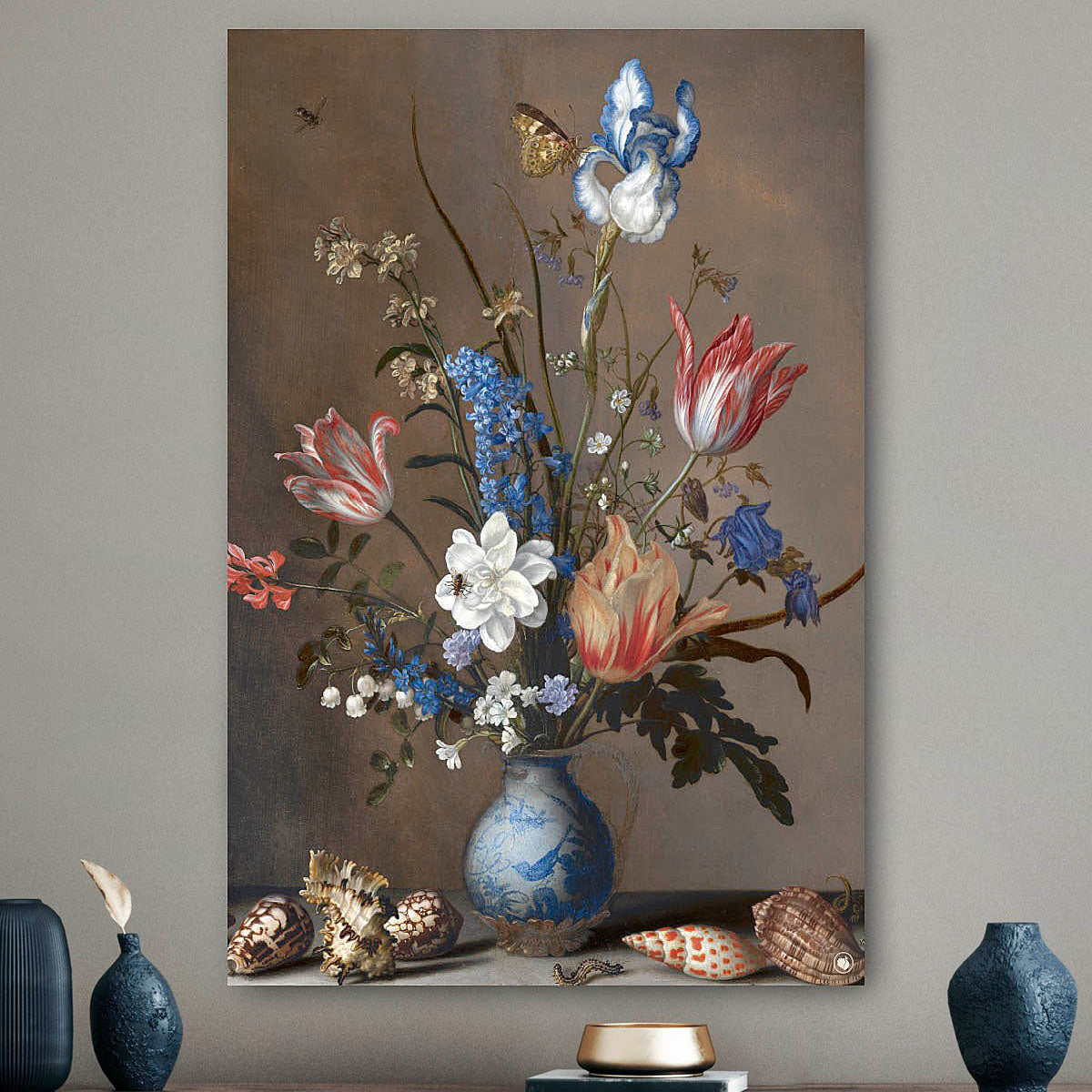 Vierkante wanddecoratie met stilleven van bloemen in Wan Li vaas erop.