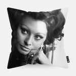 Sierkussen met een iconisch portret van Sophia Loren in zwart wit