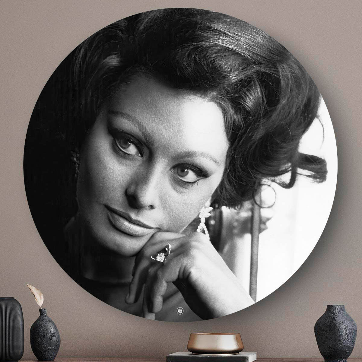 Wanddecoratie met een iconisch portret van Sophia Loren in zwart wit