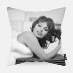 Sierkussen met een zwart wit portret van Sophia Loren