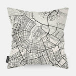 Achterzijde van sierkussen met kaart Amsterdam stad in zwart wit