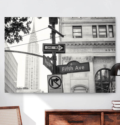 Vierkante wanddecoratie van Fifth Avenue in zwart-wit.