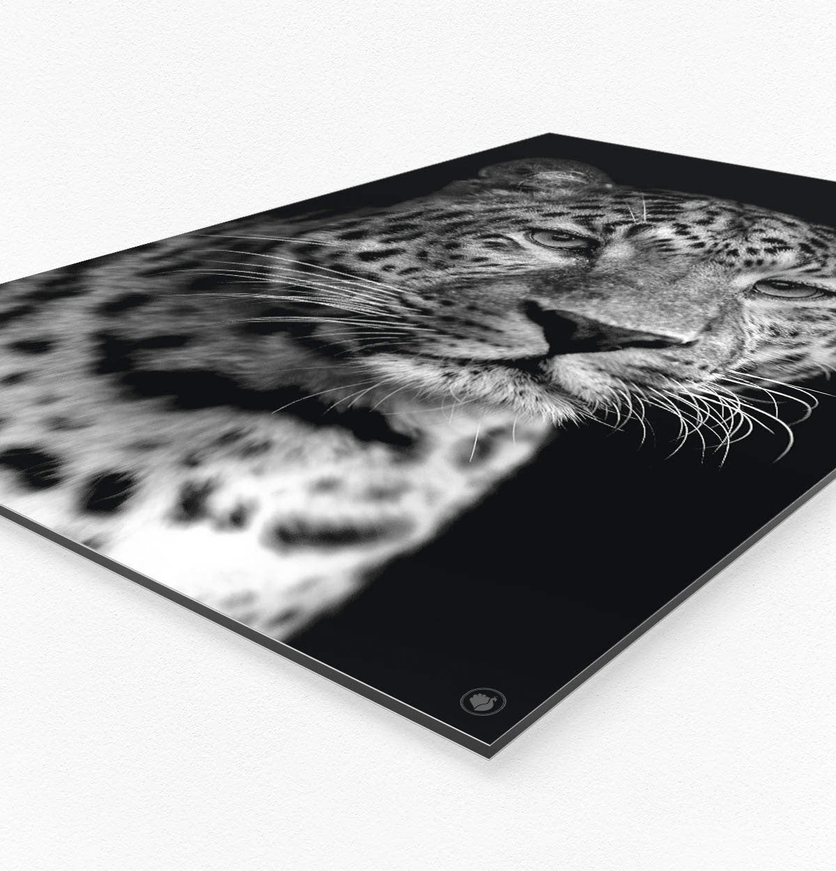 Vierkante wanddecoratie met een luipaard in het zwart-wit erop Side