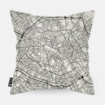 Achterzijde van sierkussen met kaart Parijs stad in zwart wit