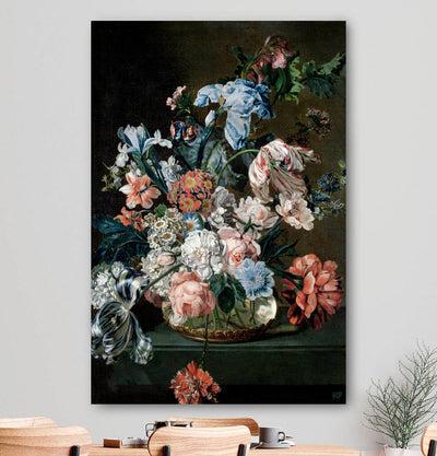 Vierkante wanddecoratie met stilleven met bloemen van der mijn erop.